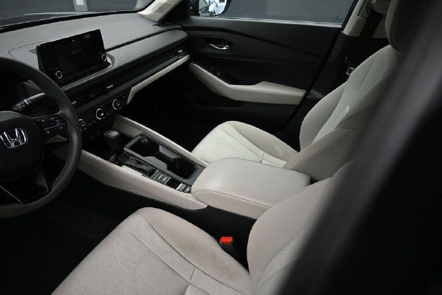 Certified 2023 Honda Accord EX image 16