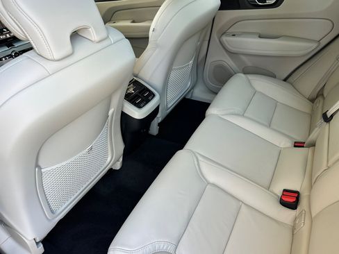 New 2026 Volvo XC60 B5 Ultra AWD/4WD image 9