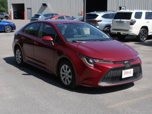 Used 2022 Toyota Corolla LE w/ Carpet Mat Package (TMS) FWD image 3