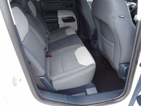 Used 2023 Ford Maverick XLT w/ XLT Luxury Package image 12