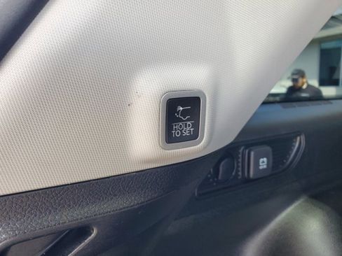 Used 2022 Jeep Grand Cherokee Limited image 9