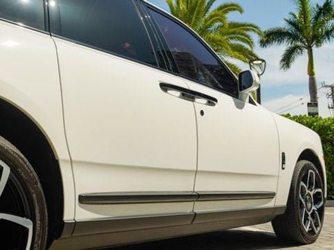 Used 2024 Rolls-Royce Cullinan image 17