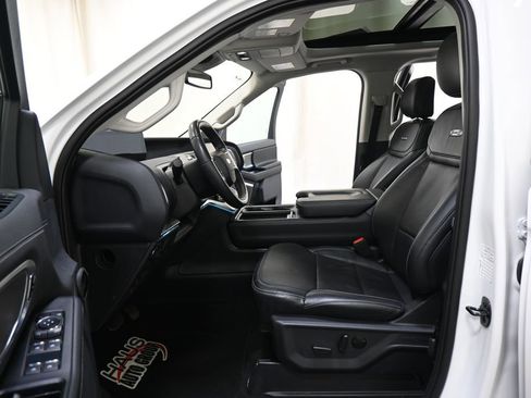 Used 2025 Ford Expedition Max Platinum image 12