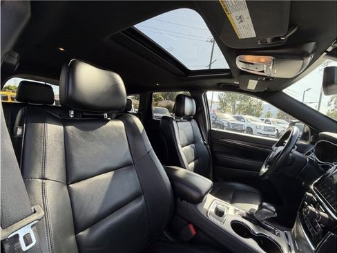 Used 2019 Jeep Grand Cherokee Limited image 34