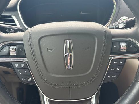 Used 2018 Lincoln Continental Reserve AWD/4WD image 9