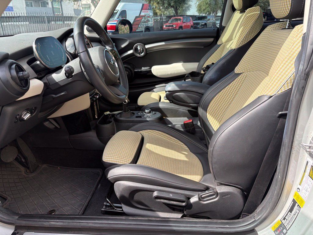 Used 2023 MINI Cooper SE FWD image 8
