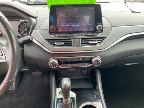 Used 2024 Nissan Altima 2.5 SR FWD image 25