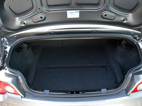 Used 2005 BMW Z4 2.5i image 19