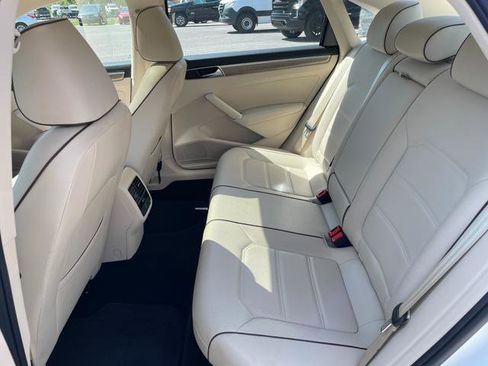 Used 2018 Volkswagen Passat 2.0T SE FWD image 26