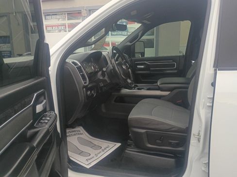 Used 2024 RAM 2500 Big Horn w/ Off Road Package AWD/4WD image 9