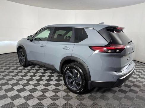 Certified 2026 Nissan Rogue SV FWD image 14