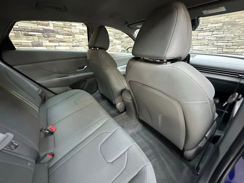 Used 2023 Hyundai Elantra SEL w/ Cargo Package image 25