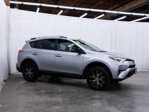 Used 2018 Toyota RAV4 SE w/ Advanced Technology Package AWD/4WD image 1