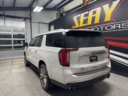 Used 2021 GMC Yukon XL Denali AWD/4WD image 15