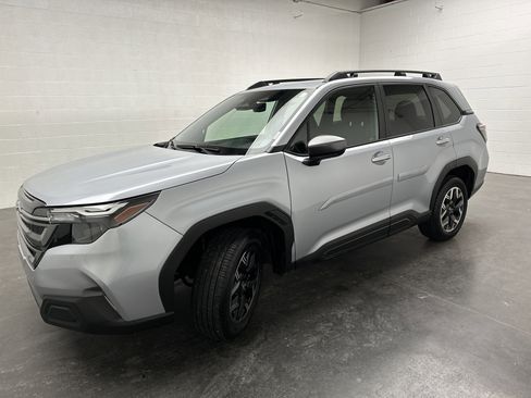 Used 2024 Subaru Ascent Limited w/ Technology Package image 4