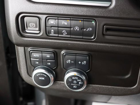 Used 2022 GMC Yukon AT4 AWD/4WD image 23
