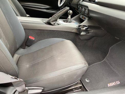 Used 2016 MAZDA MX-5 Miata Sport RWD image 38