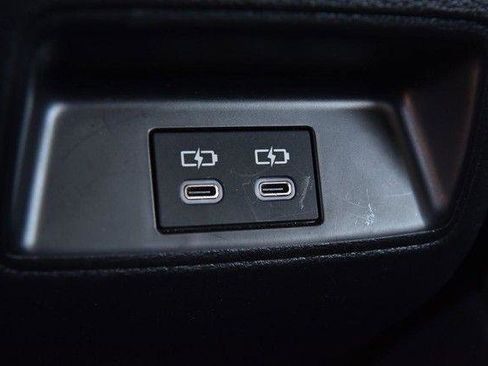 Used 2025 Toyota Corolla LE image 19