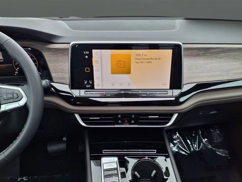 New 2026 Volkswagen Atlas SEL image 9