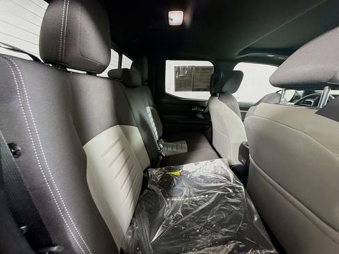 Used 2025 Toyota Tacoma TRD Sport image 23