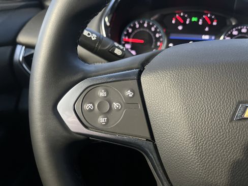 Used 2023 Chevrolet Traverse LT image 21