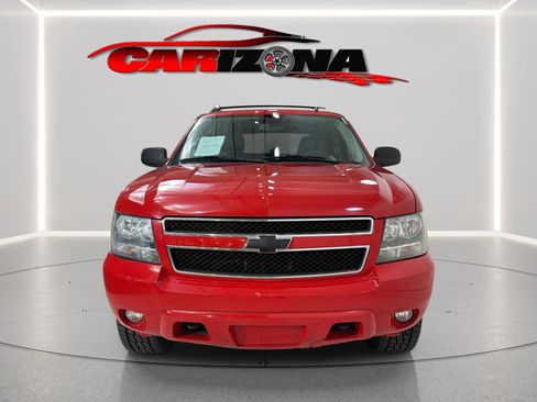 Used 2011 Chevrolet Avalanche LT w/ Luxury Package AWD/4WD image 2