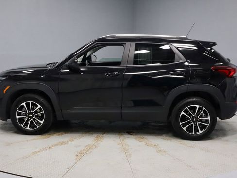 Used 2025 Chevrolet TrailBlazer LT AWD/4WD image 7