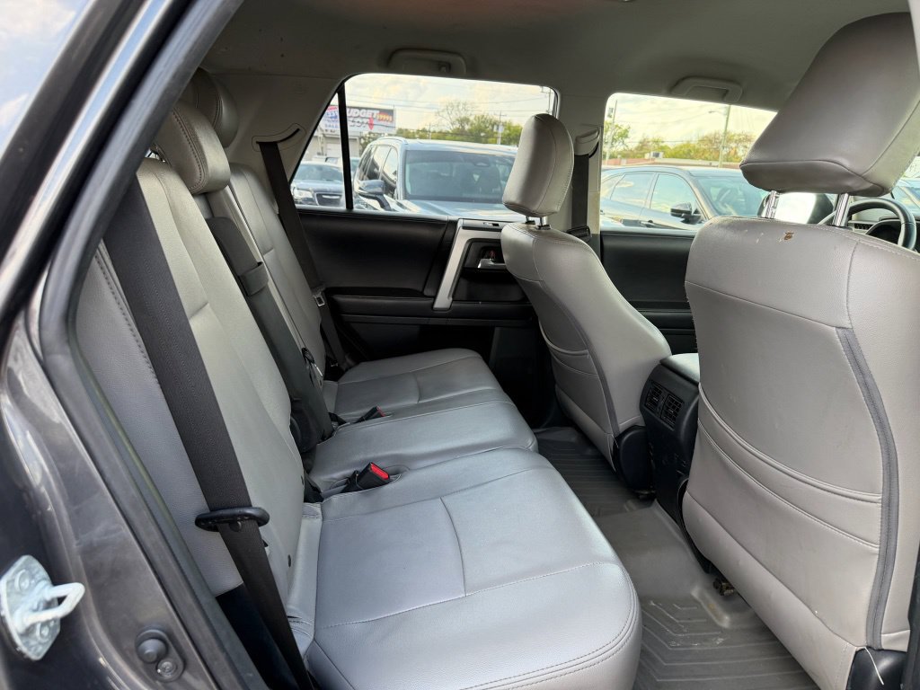 Used 2017 Toyota 4Runner SR5 AWD/4WD image 15