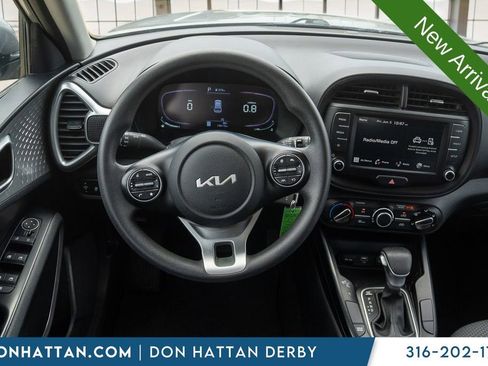 Used 2023 Kia Soul LX w/ LX Technology Package FWD image 7