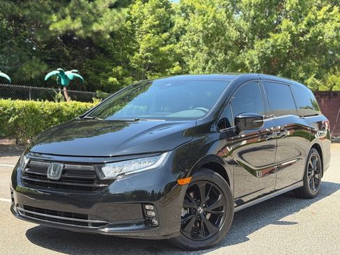 Used 2023 Honda Odyssey Sport image 1