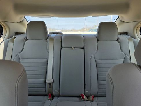 Used 2018 Ford Taurus SE image 28