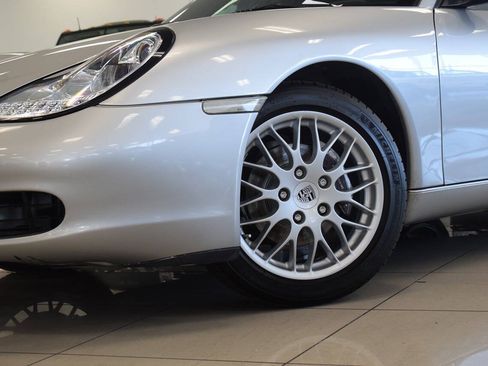 Used 2002 Porsche Boxster RWD image 9