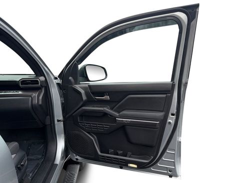 Used 2025 Toyota Tacoma TRD Off-Road image 15