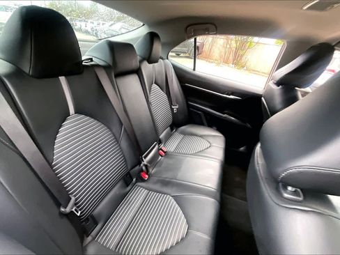 Used 2024 Toyota Camry SE image 18