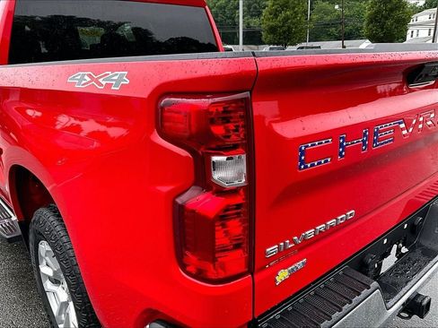Used 2022 Chevrolet Silverado 1500 LT AWD/4WD image 35