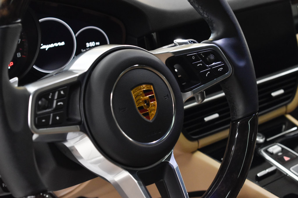 Used 2022 Porsche Cayenne AWD/4WD image 24