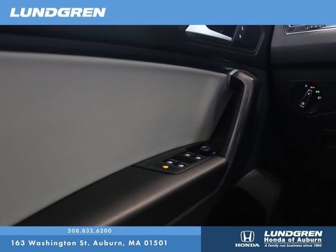 Used 2021 Volkswagen Tiguan SE AWD/4WD image 27