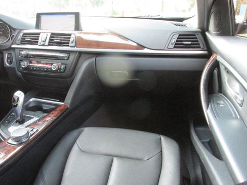 Used 2015 BMW 320i Sedan image 14