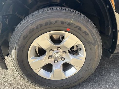 New 2026 RAM 1500 4x4 Crew Cab image 8