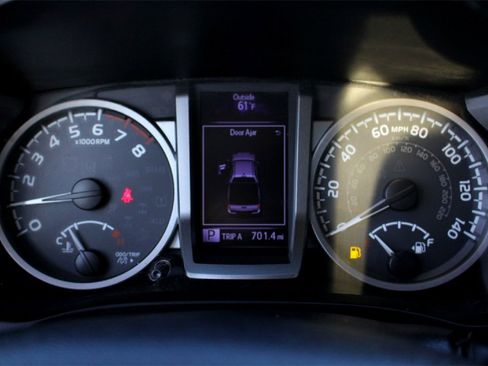 Used 2019 Toyota Tacoma TRD Sport image 14