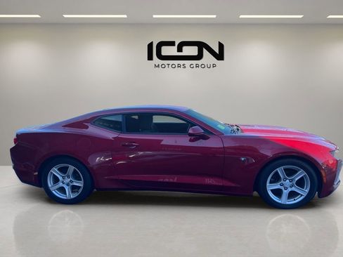 Used 2019 Chevrolet Camaro LT RWD image 6