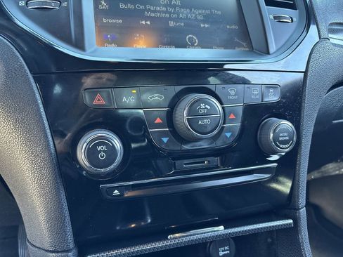 Used 2014 Chrysler 300 S image 24