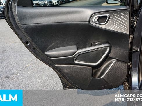 Used 2025 Kia Soul LX w/ LX Technology Package FWD image 47