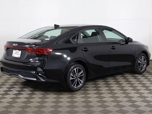 Used 2024 Kia Forte LXS w/ LXS Technology Package FWD image 9