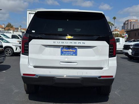 New 2026 Chevrolet Suburban LS image 7
