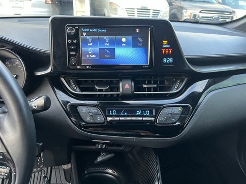 Used 2018 Toyota C-HR XLE FWD image 14