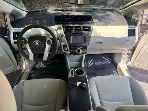 Used 2014 Toyota Prius V Three FWD image 9