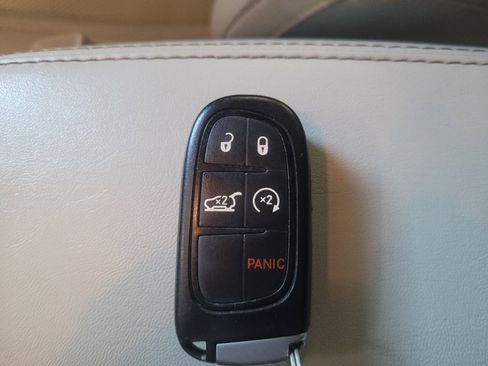 Used 2020 Jeep Cherokee Limited AWD/4WD image 32