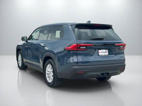 Certified 2024 Toyota Grand Highlander XLE FWD image 7