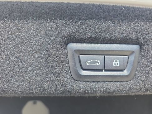 Used 2025 BMW 740i RWD image 13